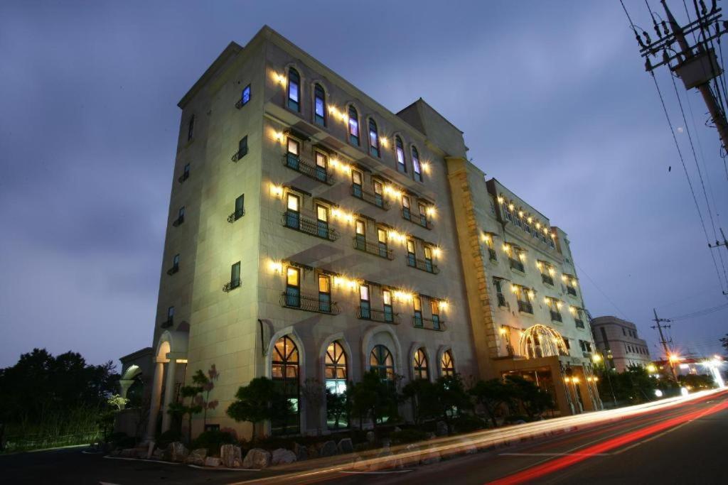 Отель Incheon Airport Oceanside Hotel, Инчхон