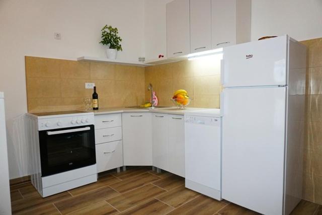 Апартаменты (Апартаменты - 1-й этаж), Apartmani Veljko