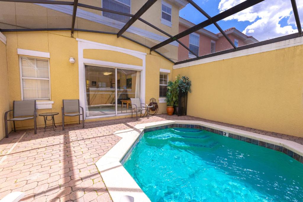 Magical 3Bdr 2bth for 6ppl with Pvt Pool With Huge Clubhouse and amenities near Disney Parks