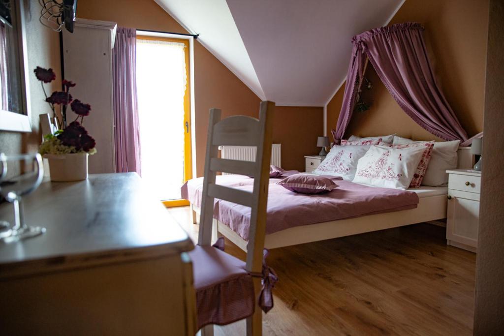 Двухместный (Двухместный номер с 2 отдельными кроватями и балконом) отеля Willa Zofia, Висла