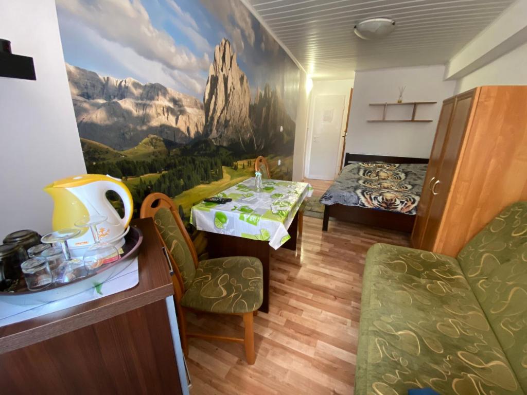 Двухместный (Небольшой двухместный номер с 1 кроватью и собственной ванной комнатой) семейного отеля Pokoje Abba, Висла