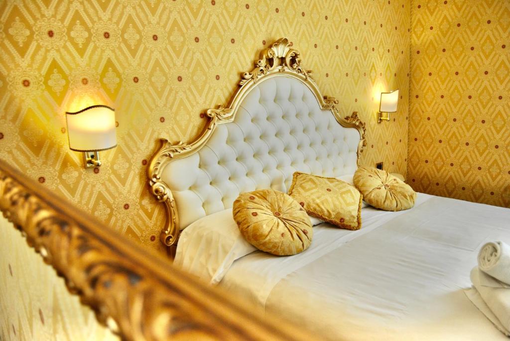 Двухместный (Улучшенный двухместный номер с 1 кроватью) отеля Hotel Gardena, Венеция
