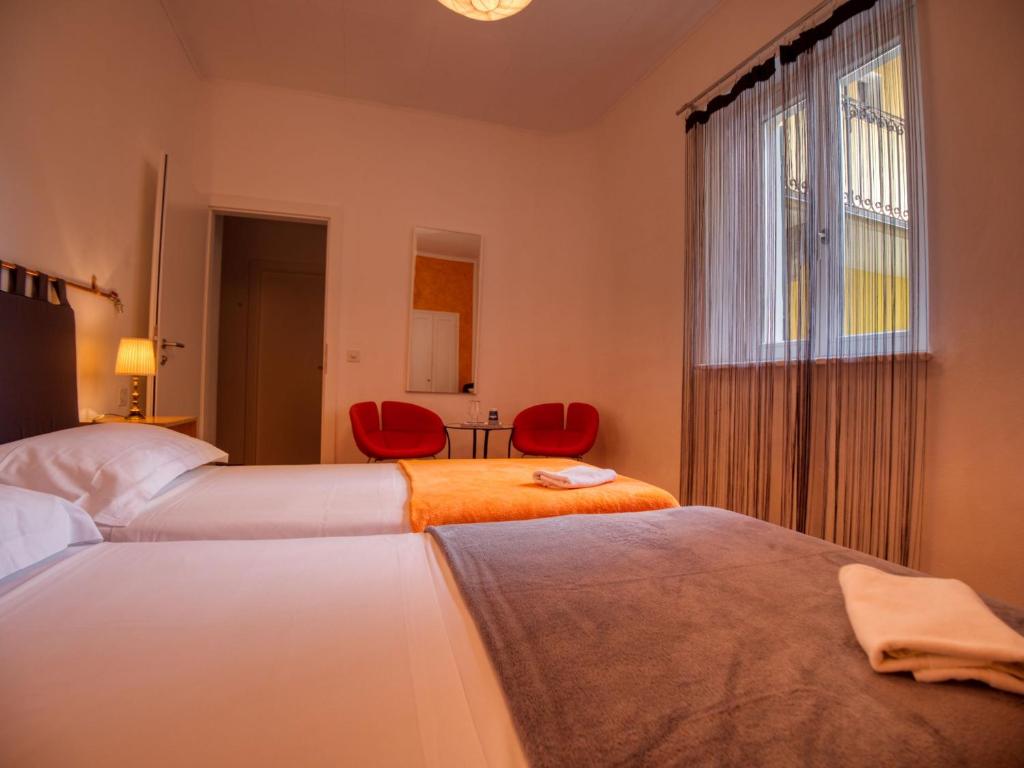 Двухместный (Двухместный номер с 1 кроватью или 2 отдельными кроватями, общая ванная комната) отеля Albergo Vecchia Locarno, Локарно