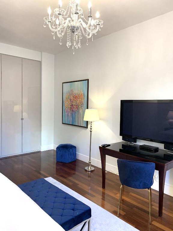 Сьюит (Royal Suite, 3 Bedrooms, 155 m2), Luxury Apartments Mondrian Old Town