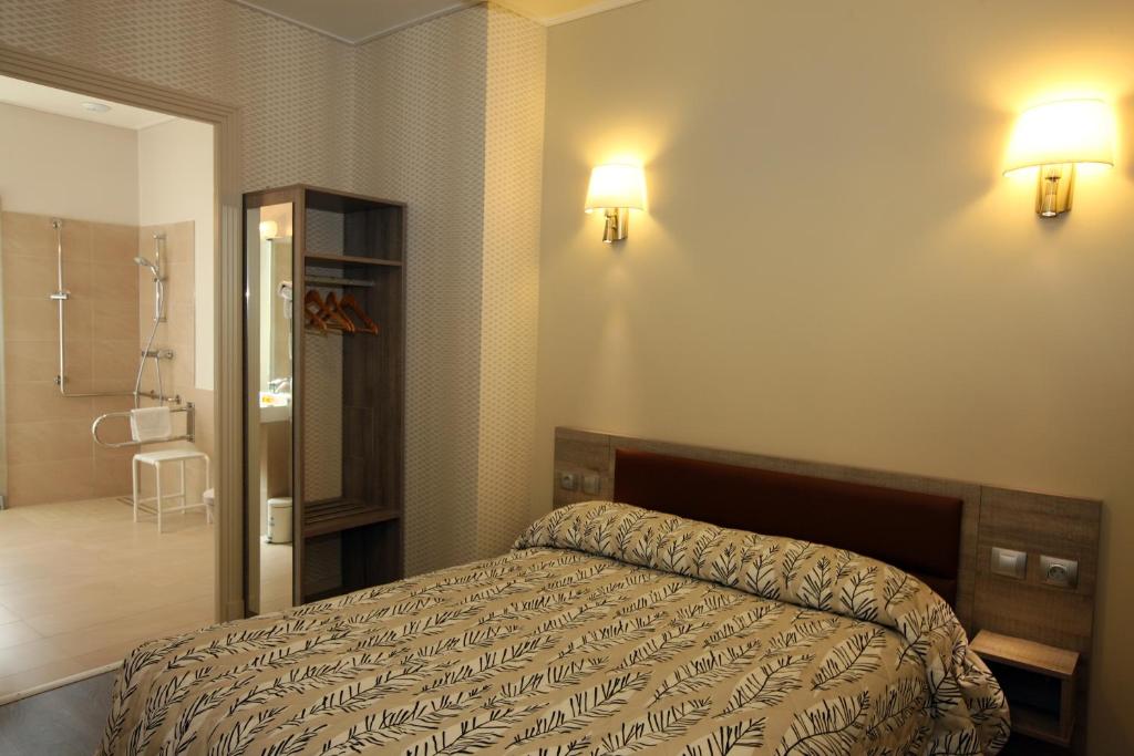 Двухместный (Двухместный номер с 1 кроватью - Подходит для гостей с ограниченными физическими возможностями) отеля Hôtel Sunny, Париж