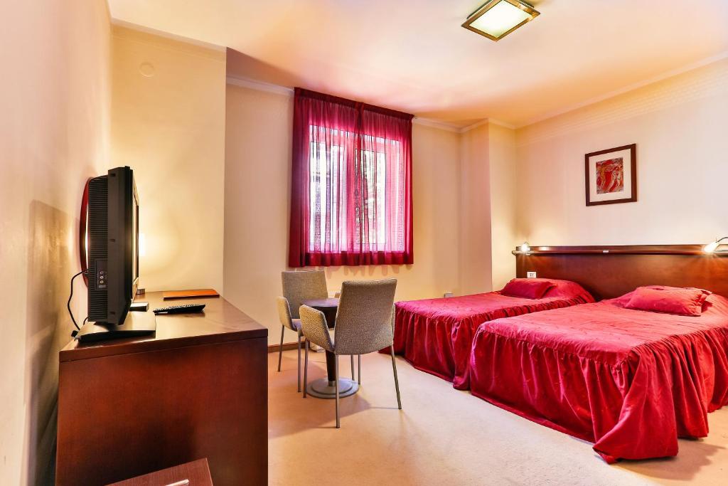 Двухместный (Бюджетный двухместный номер с 1 кроватью) отеля Hotel Max Prestige, Будва