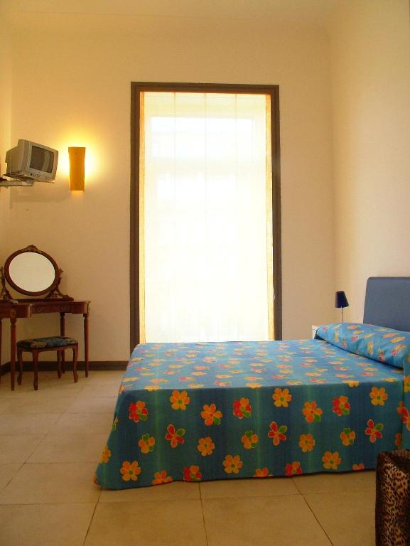 Двухместный (Двухместный номер с 1 кроватью или 2 отдельными кроватями) отеля Caracciolo 10, Неаполь