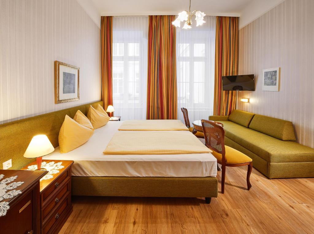 Трехместный (Стандартный трехместный номер) отеля Hotel Austria - Wien, Вена