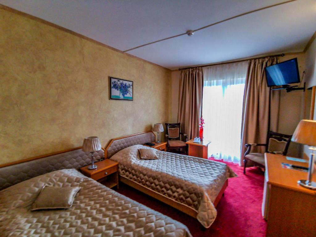 Двухместный (Двухместный номер с 2 отдельными кроватями) отеля Hotel Belvedere, Предял