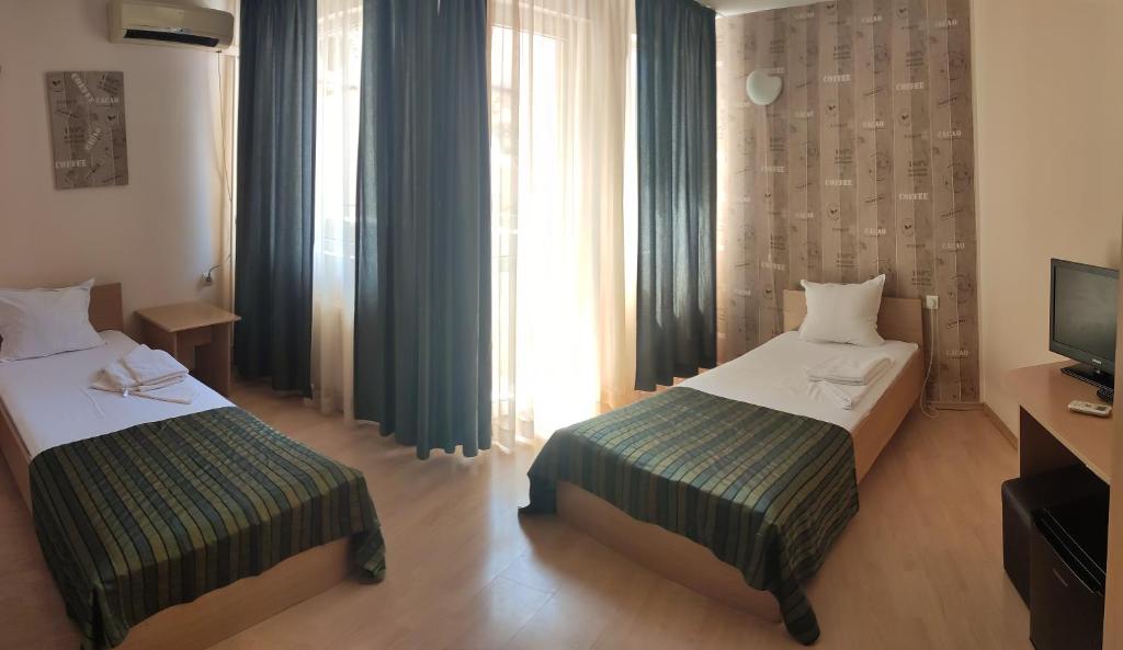 Двухместный (Двухместный номер с 2 отдельными кроватями) отеля Sorbona, Варна (Северо-Восточная Болгария)
