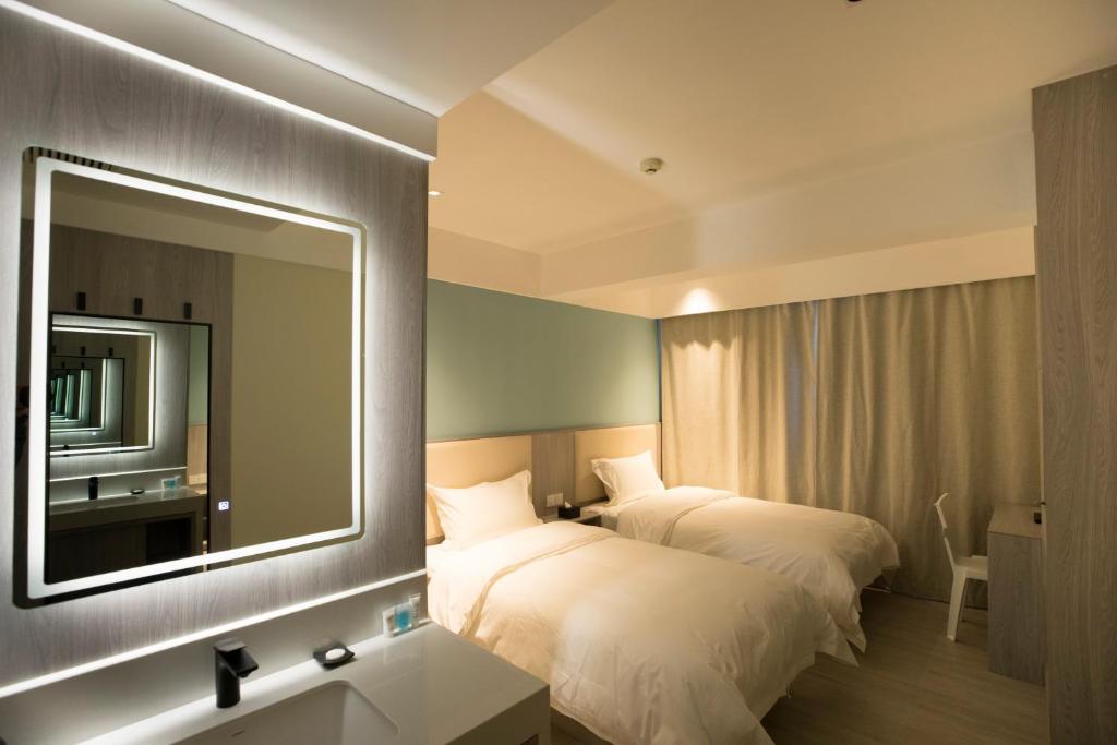 Двухместный (Стандартный двухместный номер с 2 отдельными кроватями) отеля Beijing Saga Hotel, Пекин