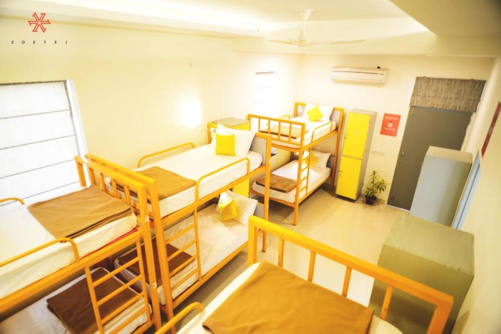 Номер (Спальное место на двухъярусной кровати в общем номере для мужчин и женщин) хостела Zostel Jaipur, Джайпур