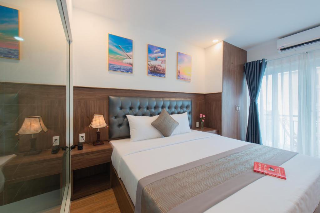 Двухместный (Двухместный номер Делюкс с 1 кроватью и балконом, вид на море) отеля Marilla Hotel, Нячанг