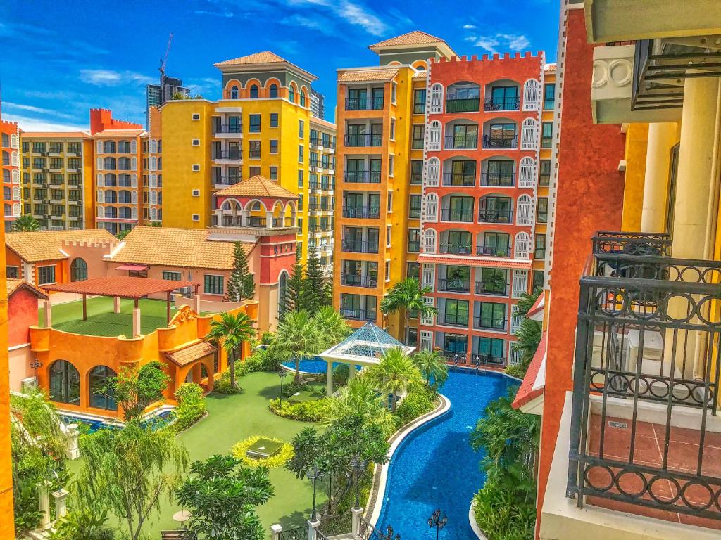 Сьюит (Люкс с видом на бассейн) апартамента Venetian Resort Pattaya, Паттайя