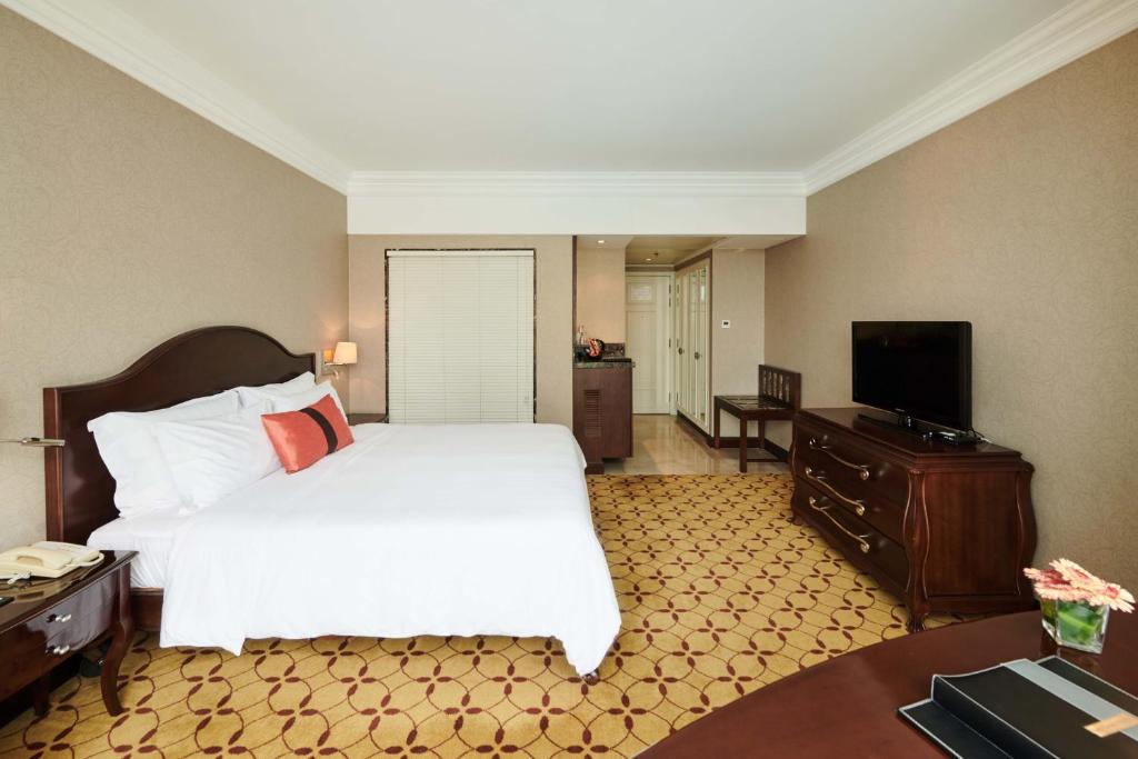 Двухместный (Двухместный номер Делюкс с 1 кроватью или 2 отдельными кроватями) отеля Eastin Grand Hotel Saigon, Хошимин