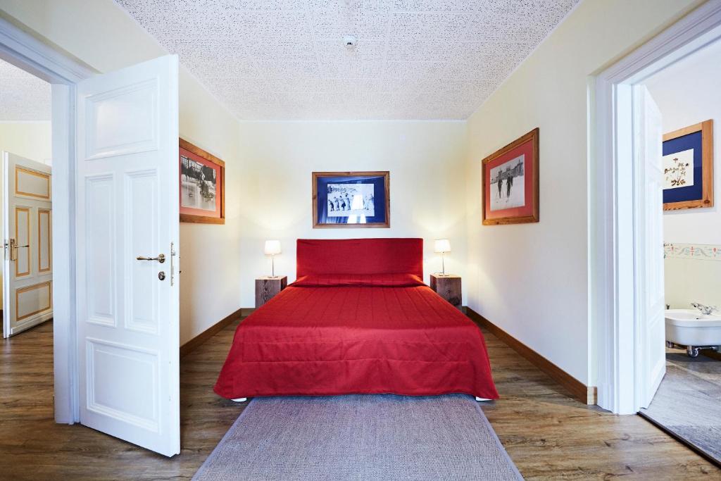 Апартаменты (Апартаменты «Комфорт») апарт-отеля Maloja Palace Residence Engadin-St.Moritz, Малоя