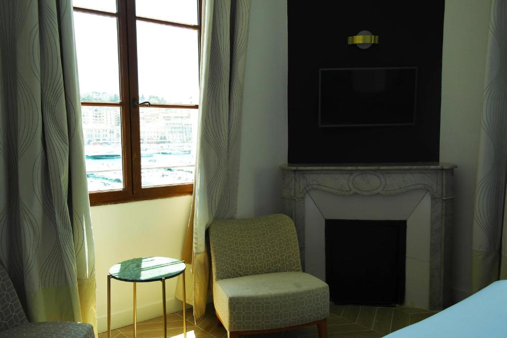 Двухместный (Superior Double Room with Old Port View), Hôtel Belle-Vue