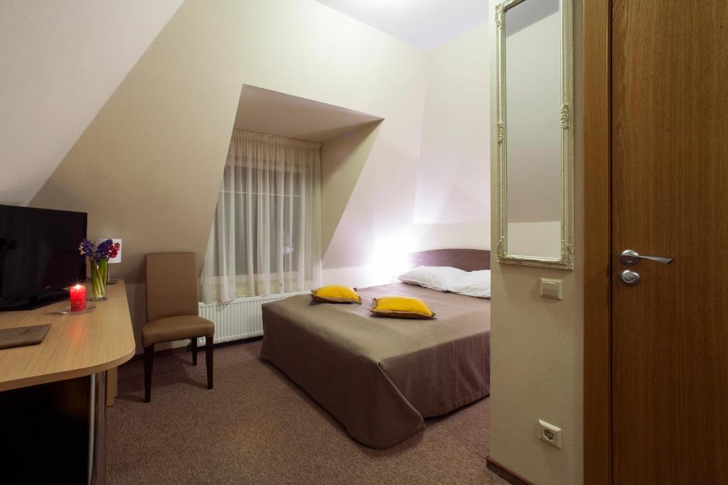 Двухместный (Двухместный номер эконом-класса с 1 кроватью) апарт-отеля Dzintars Hotel, Юрмала