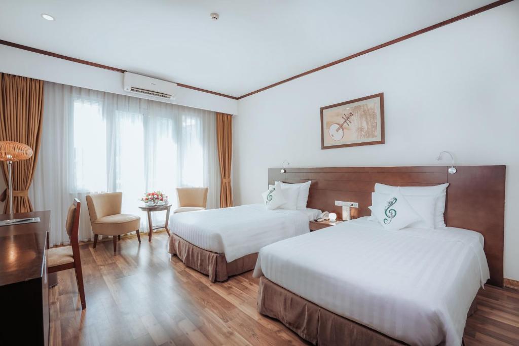 Двухместный (Двухместный номер Делюкс с 1 кроватью или 2 отдельными кроватями, вид на город) отеля Thang Long Opera Hotel, Ханой