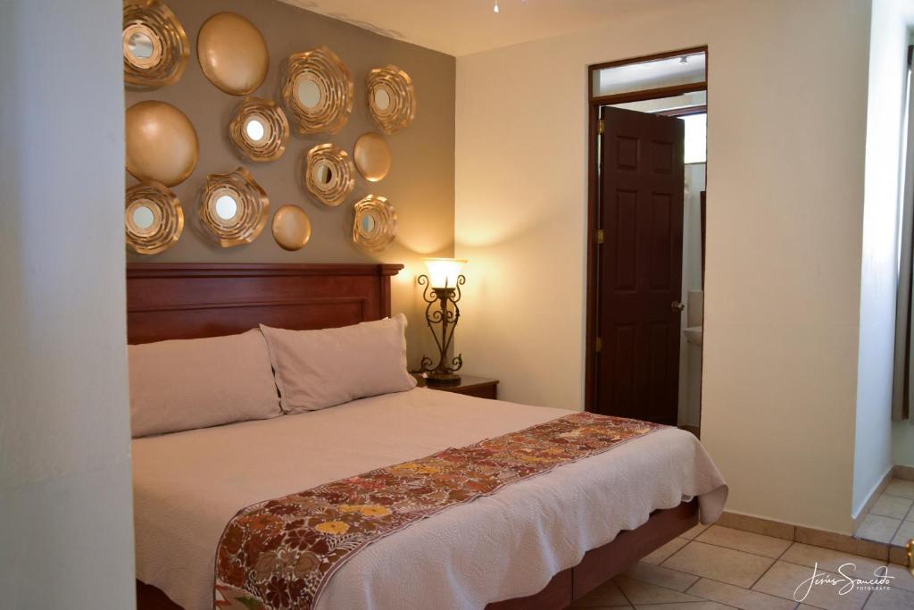 Двухместный (Номер Делюкс с кроватью размера «king-size») отеля Del Centro Hotel Bernal, Берналь
