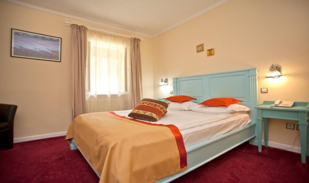 Двухместный (Стандартный двухместный номер с 1 кроватью) отеля Hotel Bastion, Синая
