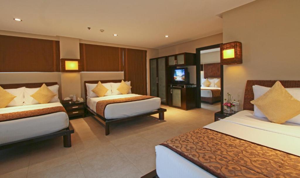 Сьюит (Семейный люкс «Гранд» с выходом к бассейну) курортного отеля Two Seasons Boracay Resort, Боракай