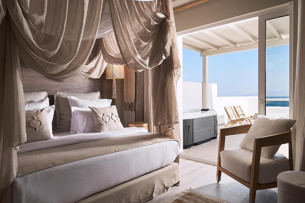 Сьюит (Люкс Honeymoon с видом на море, собственная гидромассажная ванна) отеля Palladium Hotel, Платис Ялос, Эгейские острова