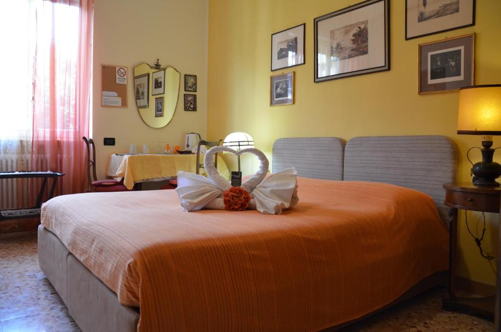 Двухместный (Двухместный номер с 1 кроватью или 2 отдельными кроватями) отеля B&B Villa Olmo, Комо