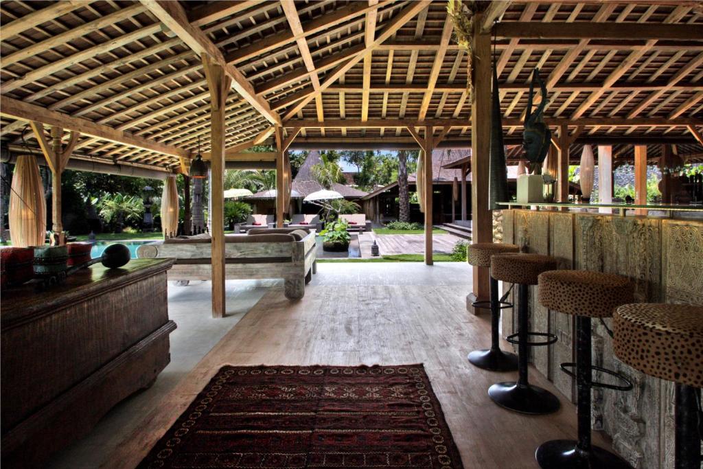 Вилла (Ka Six-Bedroom Villa), Bali Ethnic Villa