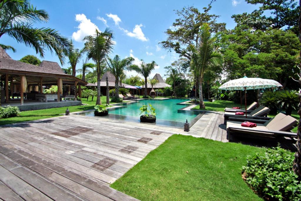 Вилла (Ka Six-Bedroom Villa), Bali Ethnic Villa