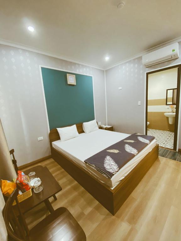 Двухместный (Большой двухместный номер с 1 кроватью) отеля Đình Vũ 3 HOTEL, Хайфон