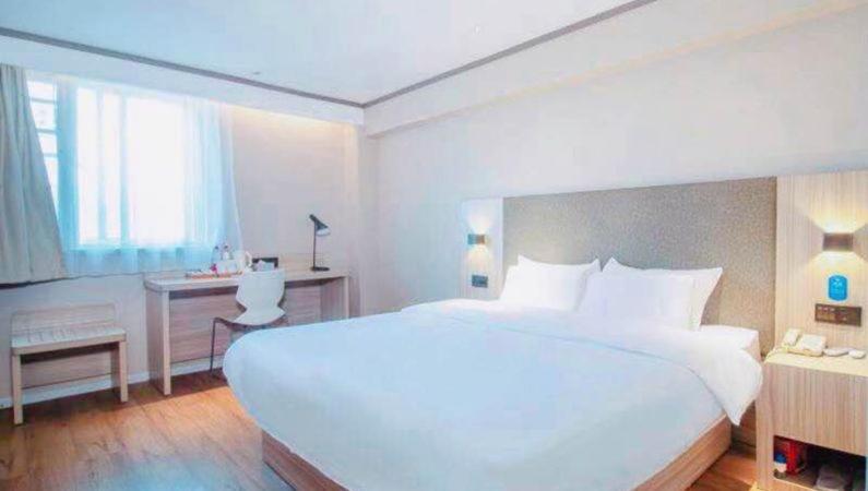 Двухместный (Номер с кроватью размера «queen-size») отеля Hanting Express Changsha Yuelu, Чанша