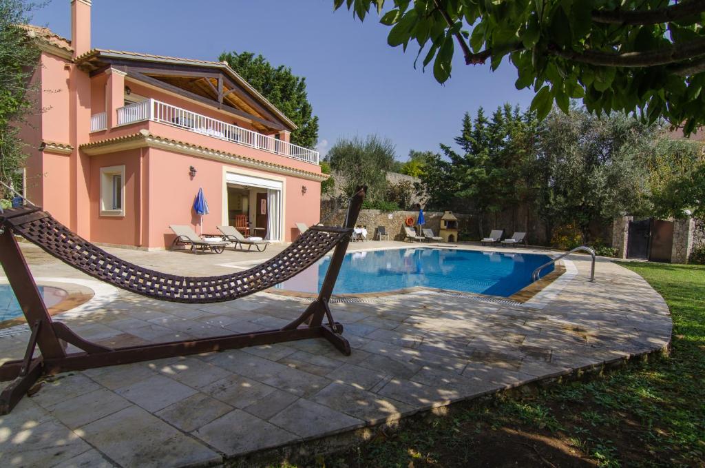 Вилла (Вилла с 3 спальнями) виллы Private Pool Villa Olympic Dassia Corfu, Дассия