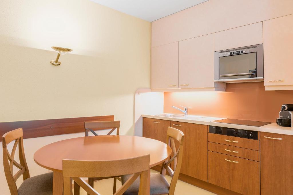 Апартаменты (Апартаменты с 1 спальней - Дополнительное здание) апарт-отеля Hapimag Resort Bad Gastein, Бад-Гастайн