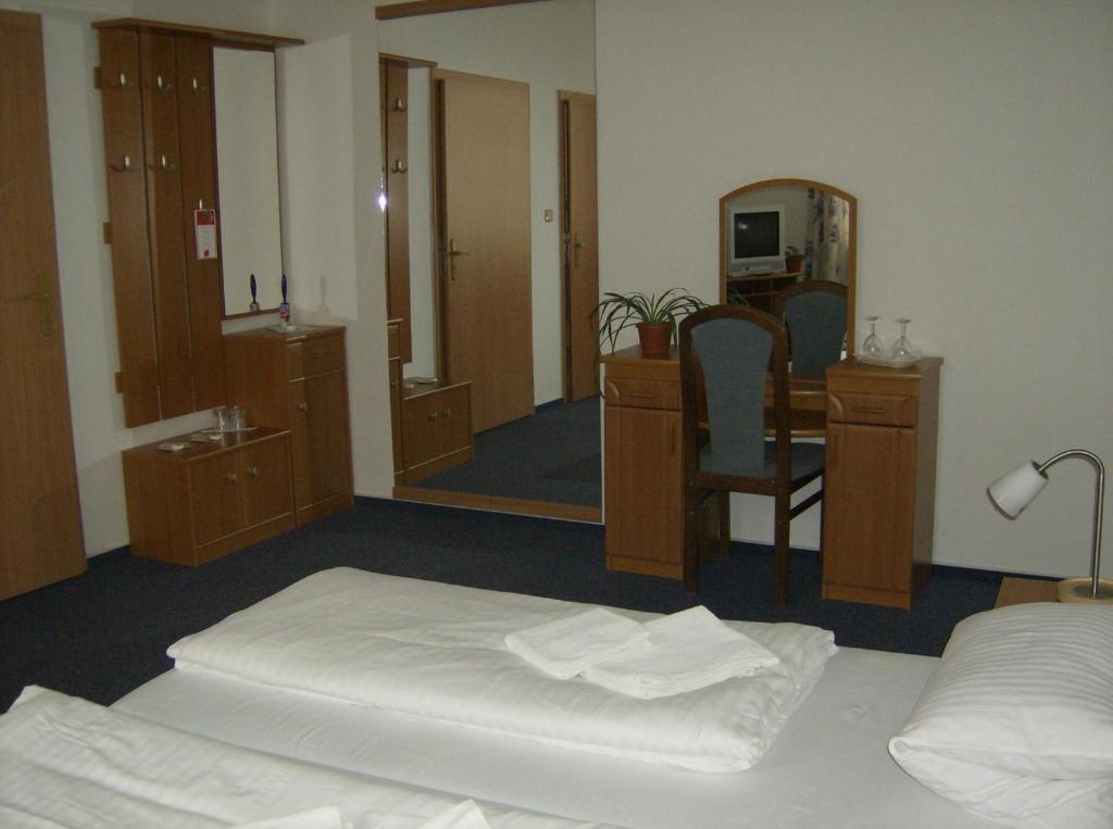 Двухместный (Двухместный номер с 1 кроватью или 2 отдельными кроватями) отеля Maria, Острава