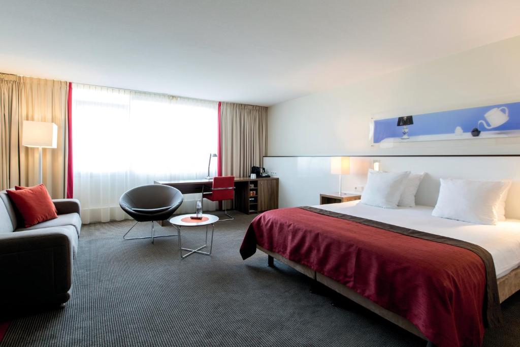 Сьюит (Люкс с кроватью размера «king-size» - Для некурящих) отеля Holiday Inn Eindhoven, Эйндховен
