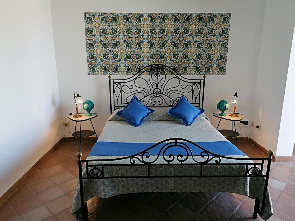 Двухместный (Номер с кроватью размера «king-size» и видом на море) отеля B&B Villa Teresa, Сорренто
