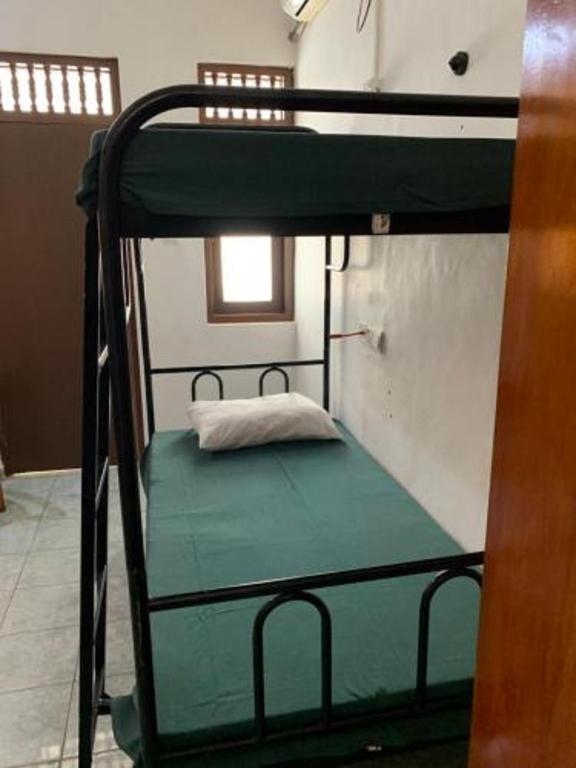 Номер (Кровать в общем 4-местном номере для мужчин и женщин) отеля Topaz Beach Hotel, Негомбо