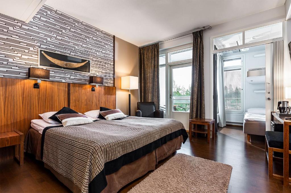 Двухместный (Улучшенный двухместный номер с 1 кроватью и доступом в спа-центр) отеля Finlandia Hotel Imatran Kylpylä Spa, Иматра