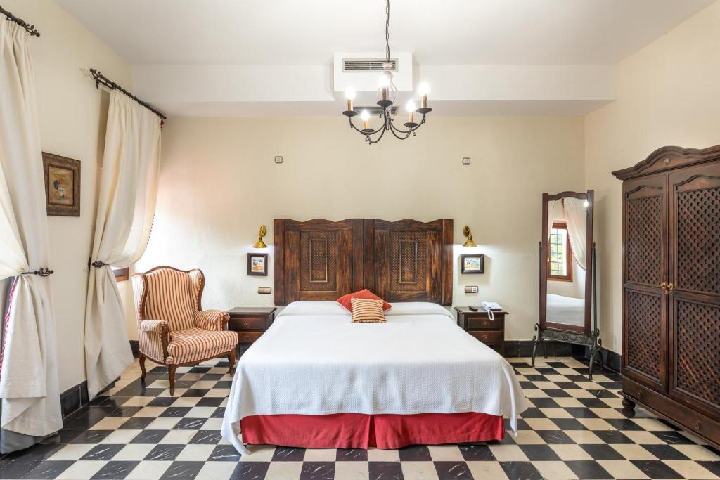 Двухместный (Двухместный номер «Премиум» с 1 кроватью) отеля Hotel Sao Joao De Deus, Элваш