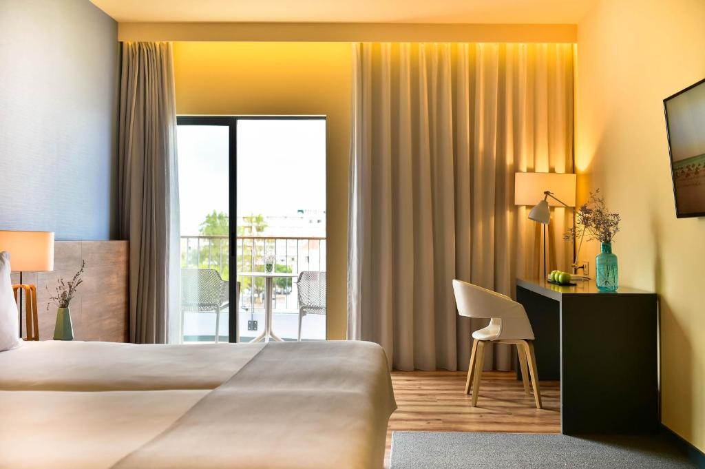 Двухместный (Стандартный двухместный номер с 2 отдельными кроватями и видом на море) отеля The Prime Energize, Монте-Гордо