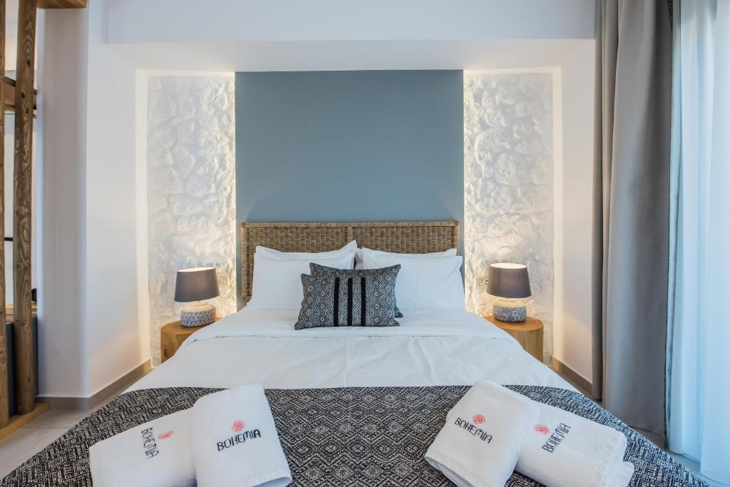 Двухместный (Двухместный номер Делюкс с 1 кроватью и боковым видом на море) отеля Bohemia Luxury Living, Ханиоти