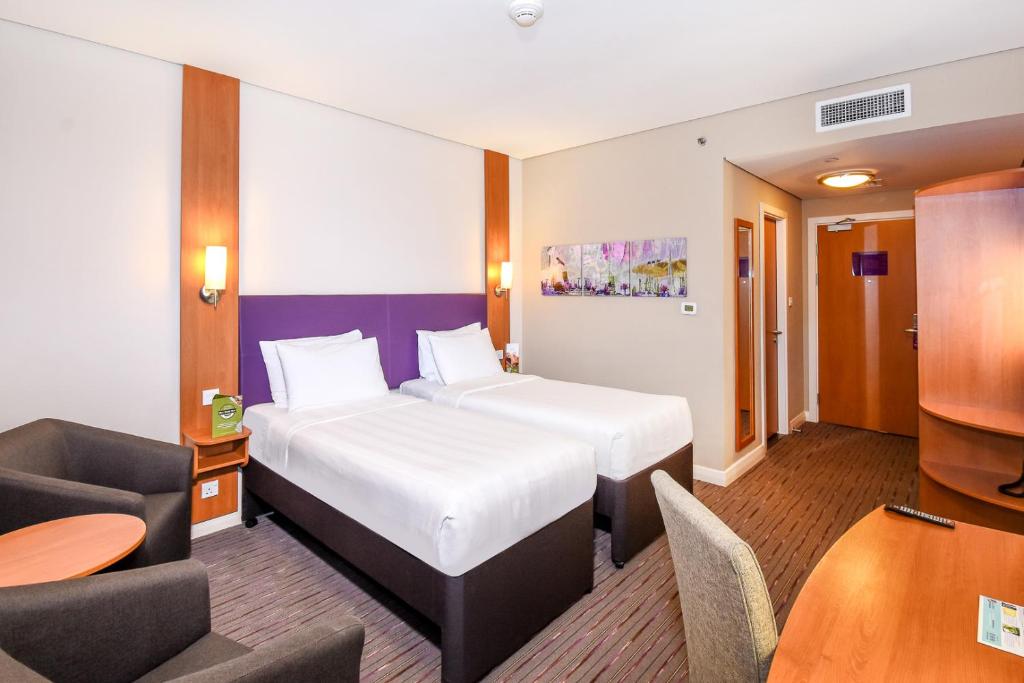 Двухместный (Двухместный номер с 2 отдельными кроватями), Отель Premier Inn Dubai Silicon Oasis