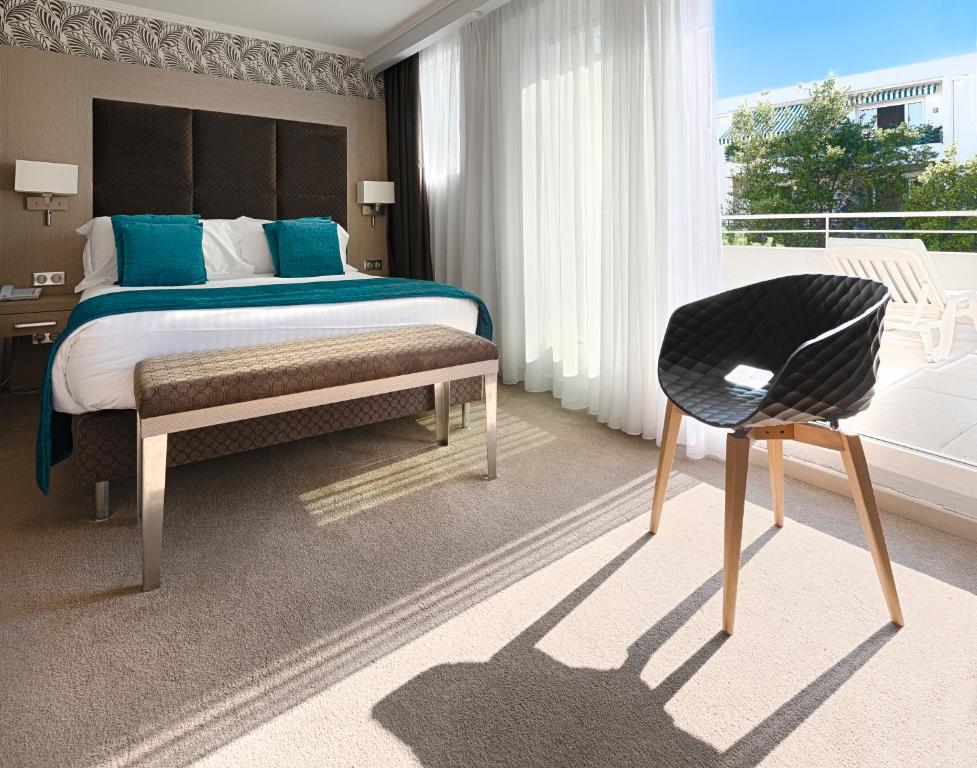 Двухместный (Двухместный номер Делюкс с 1 кроватью, балконом или террасой) отеля Cannes Palace Hotel, Канны