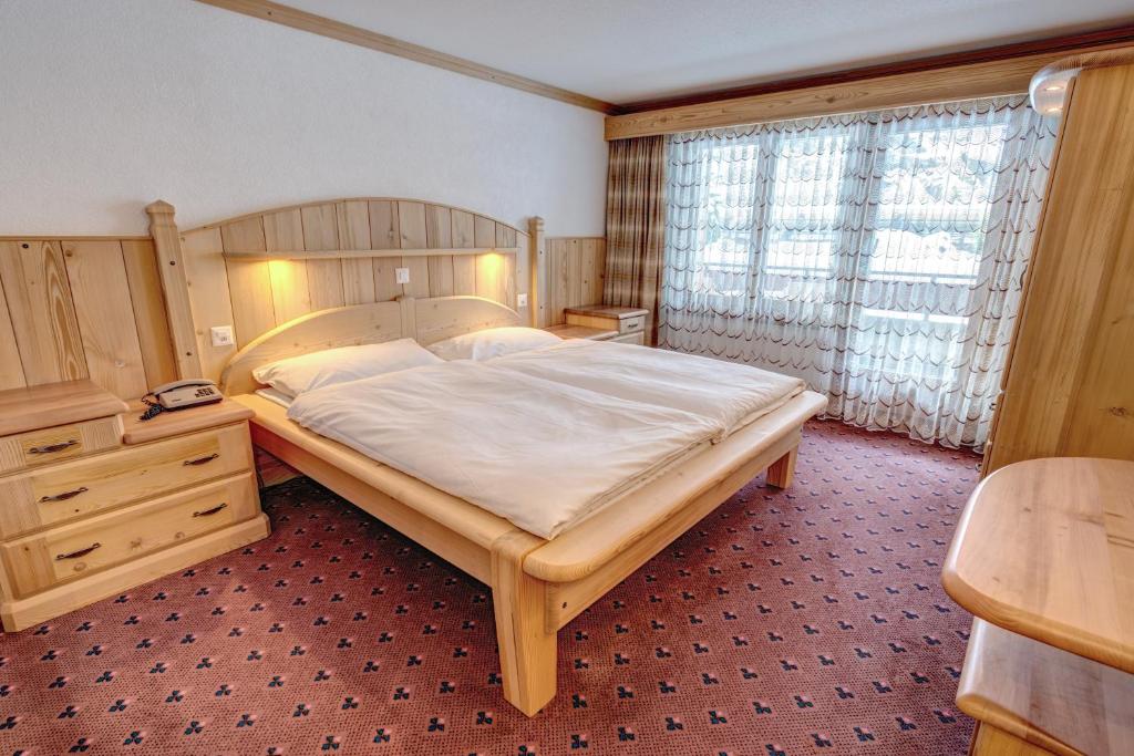 Двухместный (Улучшенный двухместный номер с 1 кроватью) отеля Hotel City, Теш