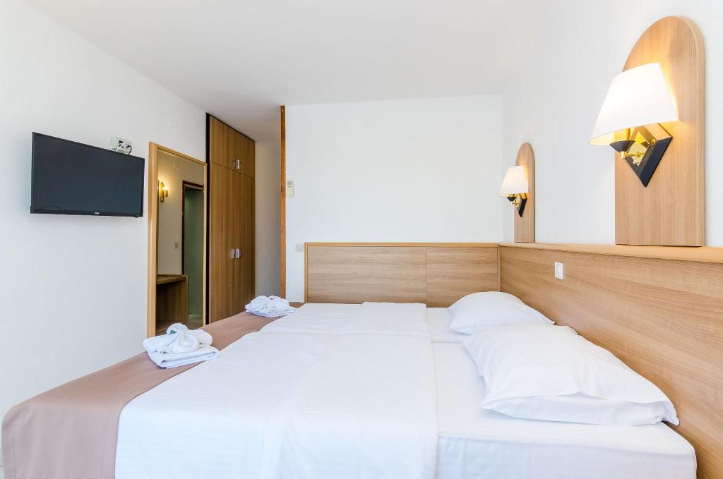Двухместный (Небольшой двухместный номер с 2 отдельными кроватями) отеля Hotel Villa Paradiso, Затон (Дубровницко-Неретванская жупания)