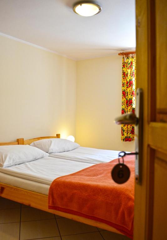 Двухместный (Двухместный номер с 2 отдельными кроватями и общей ванной комнатой) семейного отеля Willa Pasja, Закопане