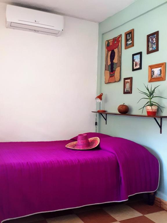 Двухместный (Двухместный номер Делюкс с 1 кроватью и общей внешней ванной комнатой) хостела Hostel Candelaria, Вальядолид