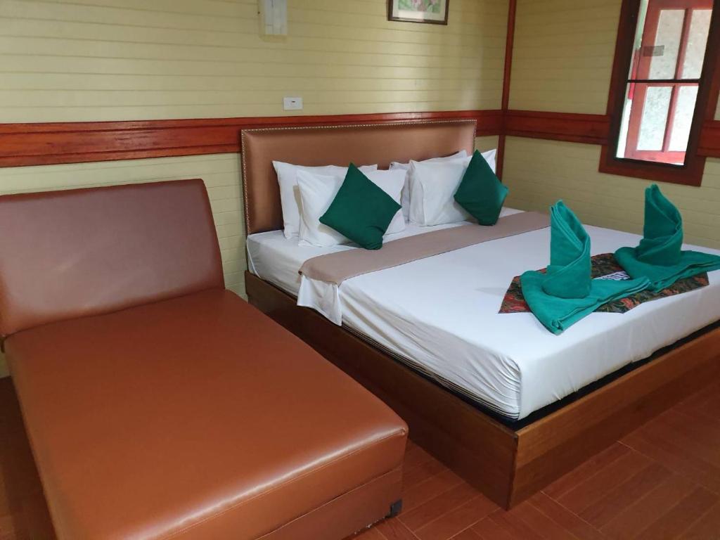 Двухместный (Двухместный номер с 1 кроватью, вид на сад) отеля The Royal Bamboo Lodge, Сураттхани