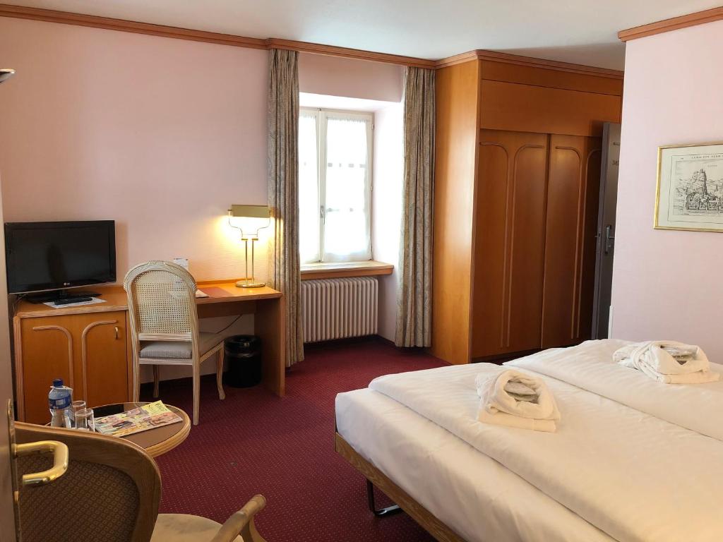 Двухместный (Двухместный номер Maison Blanche с 1 кроватью) отеля Thermal Hotels & Walliser Alpentherme Leukerbad, Лойкербад